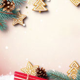 ジンジャークッキーと木の実を描いたクリスマスカードの無料テンプレート